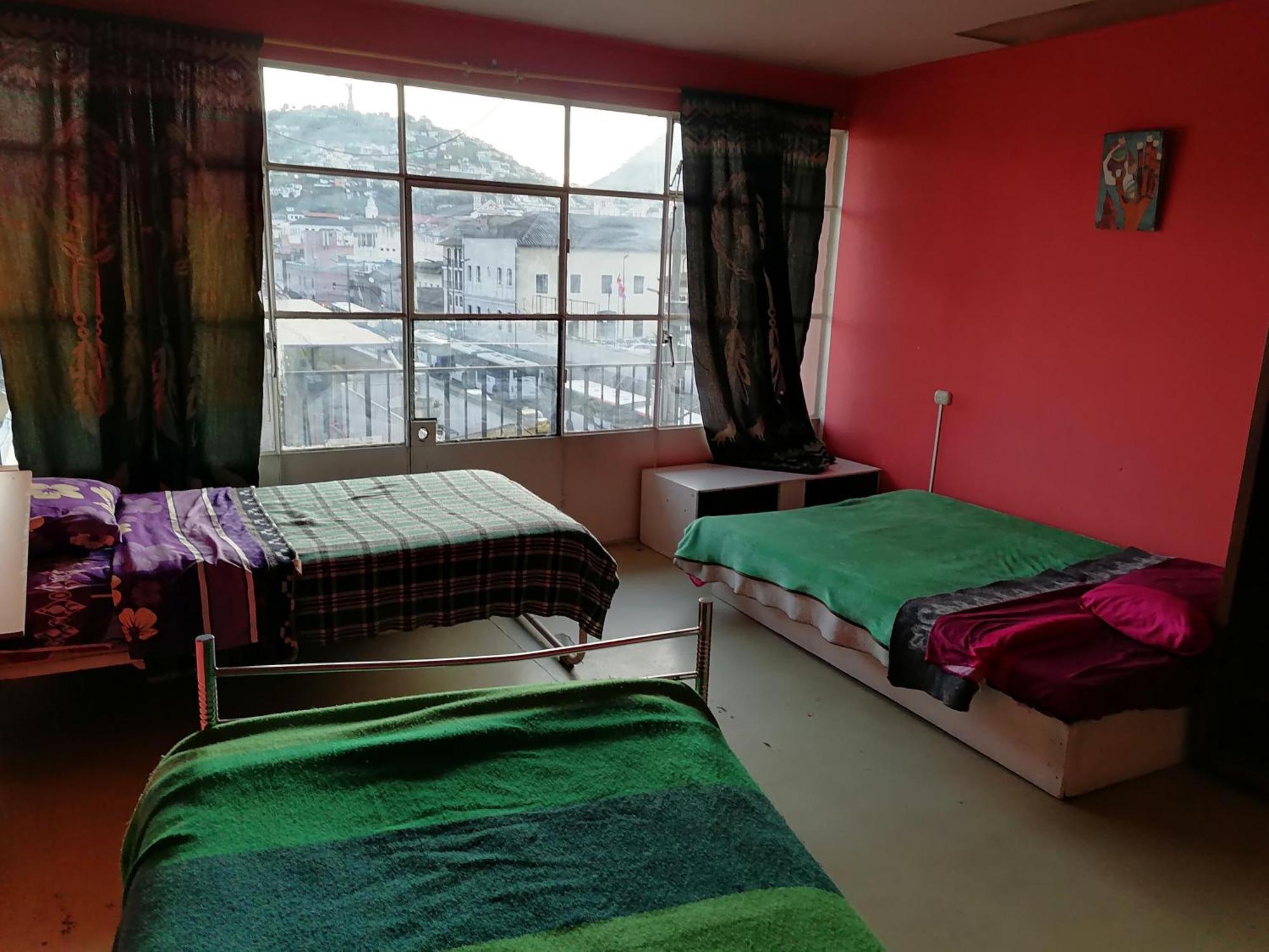 Latinos Brothers House Quito Quarto foto